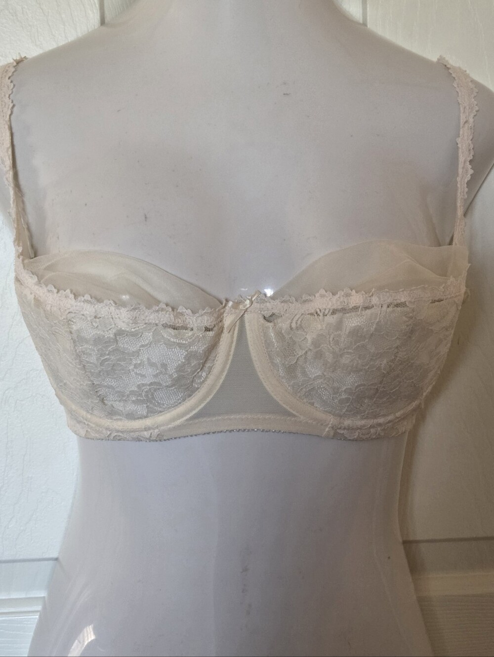 Jezebel Lace Bra 34DD  34E